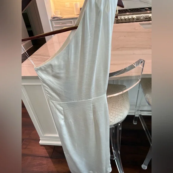 Stunning Elliatt dress in ivory - Picture 5 of 8